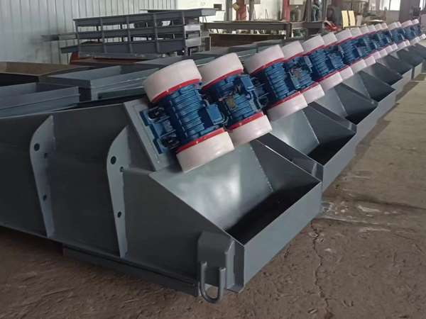 大型振動(dòng)給料機(jī) 大型振動(dòng)給料機(jī)